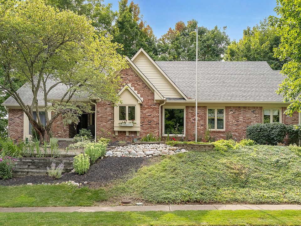 1st image of 101 Regents Park Ln