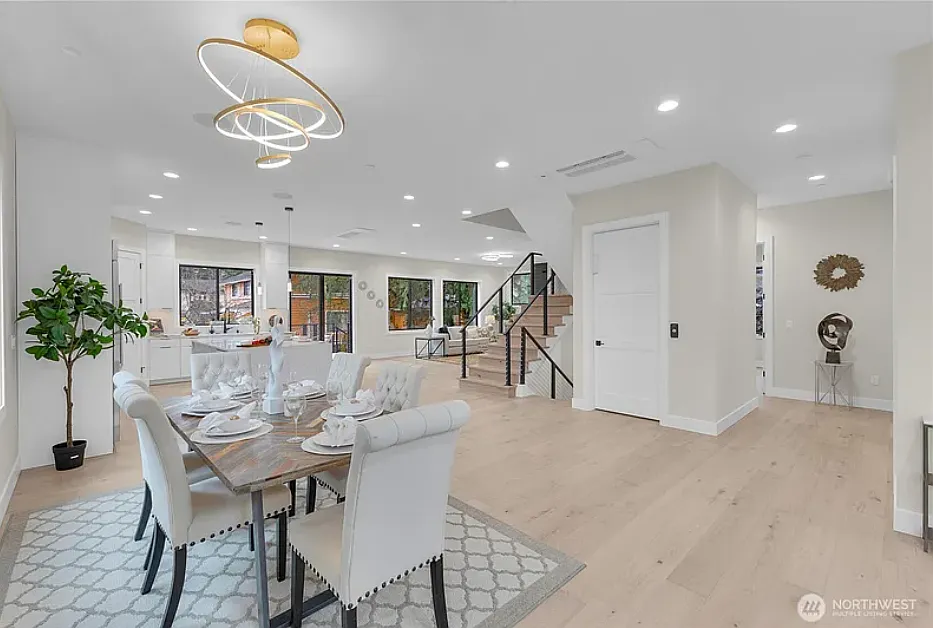 5 bed, 4.5 bath, 4000 sqft, $6,490 — Photo 1