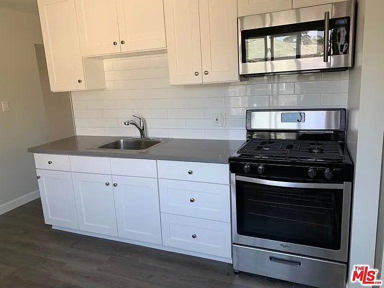 3717 S Raymond Ave — Photo 2