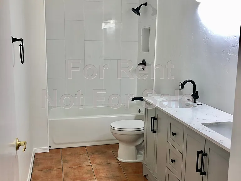 575 E Roger Rd — Photo 5