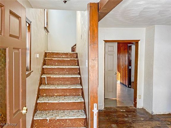4th image of 524 Henry Ave