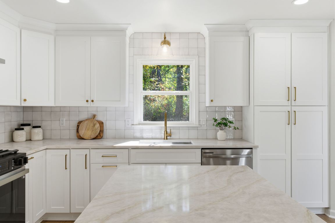 next background image