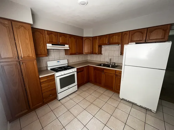 531 E Lincoln St, Mount Prospect, IL 60056
