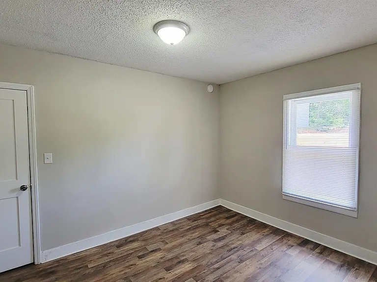 400 Walnut St — Photo 9
