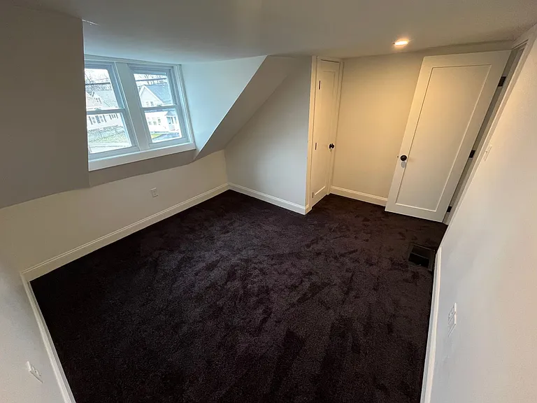 284 School St — Photo 4