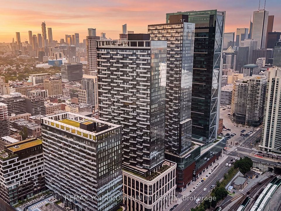 1st image of 470 Front St W #2015