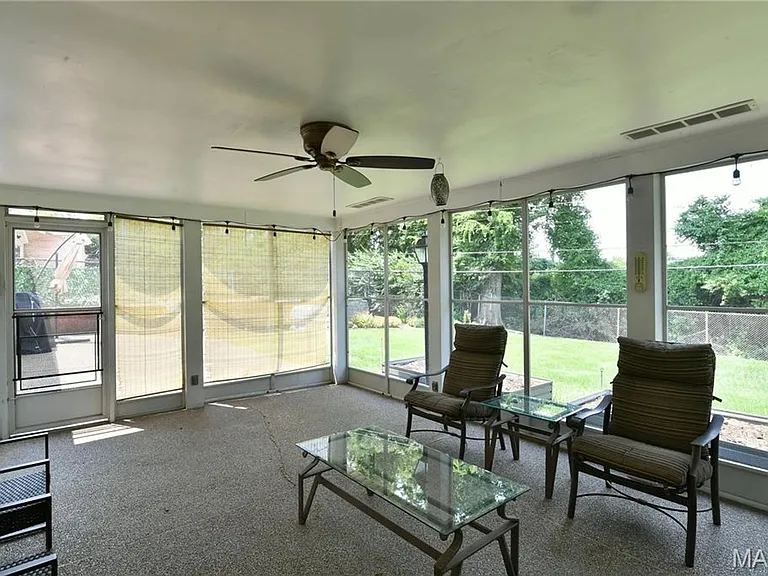 965 Orchard Lakes Dr — Photo 32