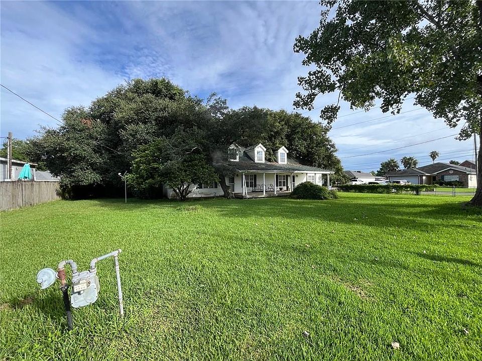 1st image of 301 Avenue M