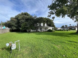 301 Avenue M, Belle Chasse, LA 70037