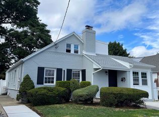 1631 Washington Ave, New Hyde Park, NY 11040