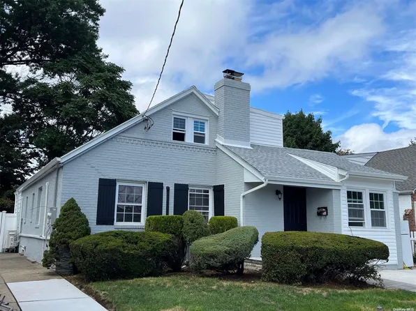 1631 Washington Avenue, New Hyde Park, NY 11040