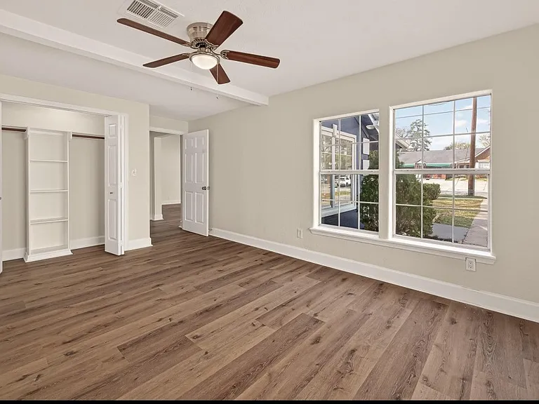 915 W Lewis St — Photo 6