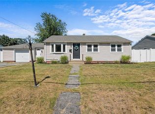 115 Dickens St, Warwick, RI 02886