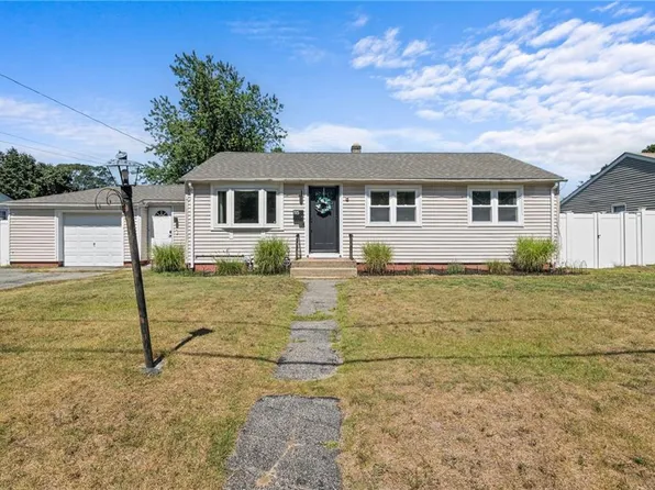 115 Dickens St, Warwick, RI 02886