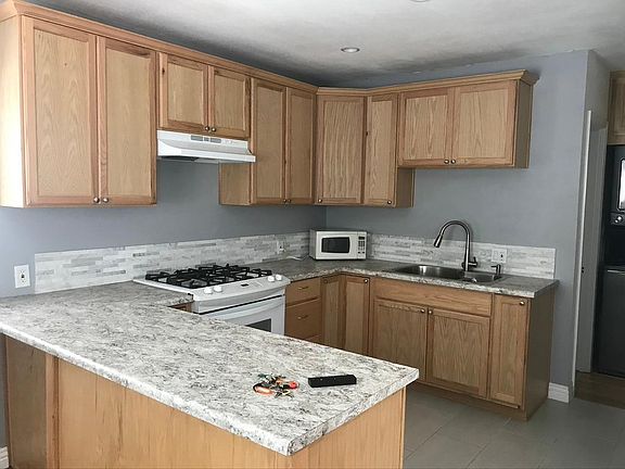 4th image of 3135 30th St