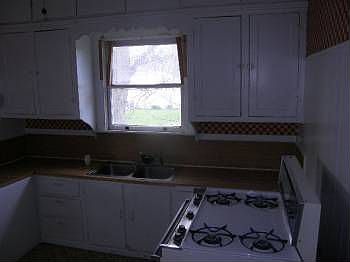 3rd image of 795 L St