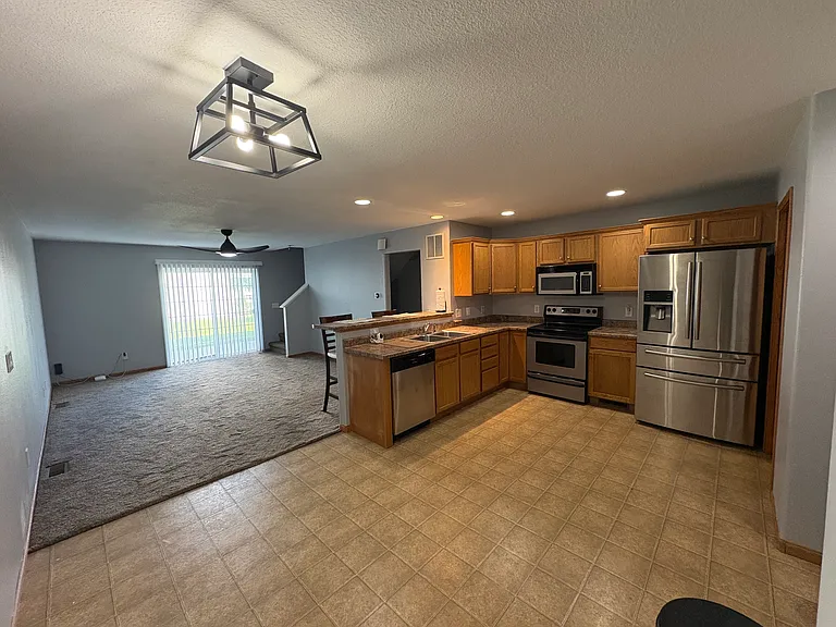 1631 Jenna Dr — Photo 2