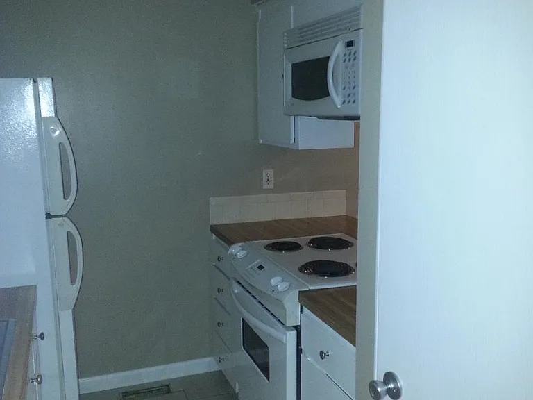 2838 Eaton St — Photo 6
