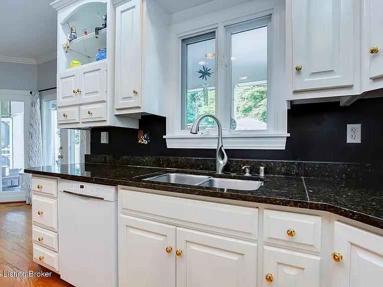 4017 Woodstone Way — Photo 9