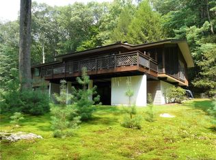 17 Grays Plain Rd, Sandy Hook, CT 06482