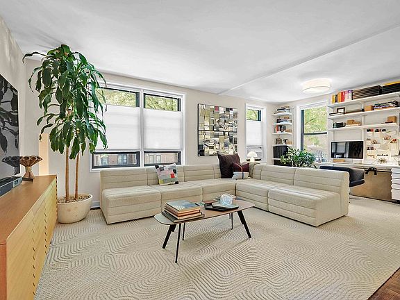 4th image of 7423 Ridge Blvd APT 1C
