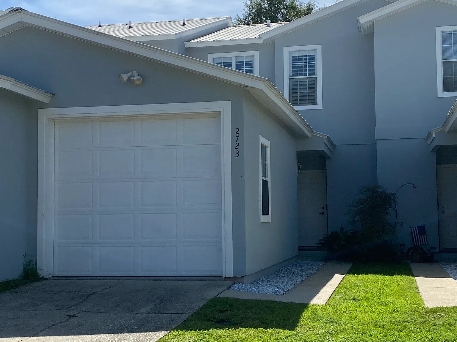 2 bed, 2.5 bath, 1166 sqft, $1,995 — Photo 1