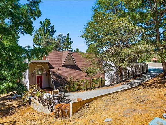 2nd image of 27809 Alpen Dr