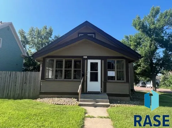 221 W 26th St, Sioux Falls, SD 57105