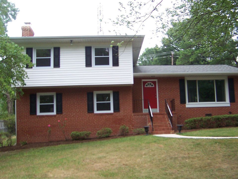 FRONT-EXTERIOR-NEW REPLACEMENT WINDOWS-NEW DIMENSIONAL ROOF