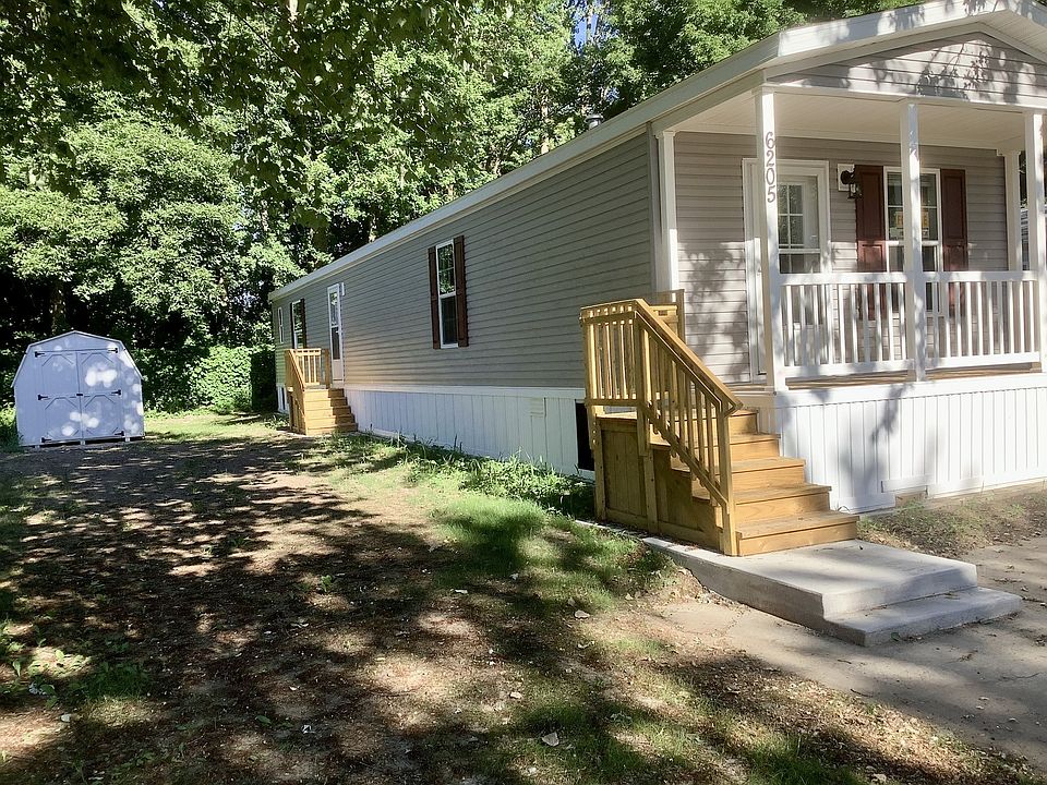 1st image of 440 60th St SE #130
