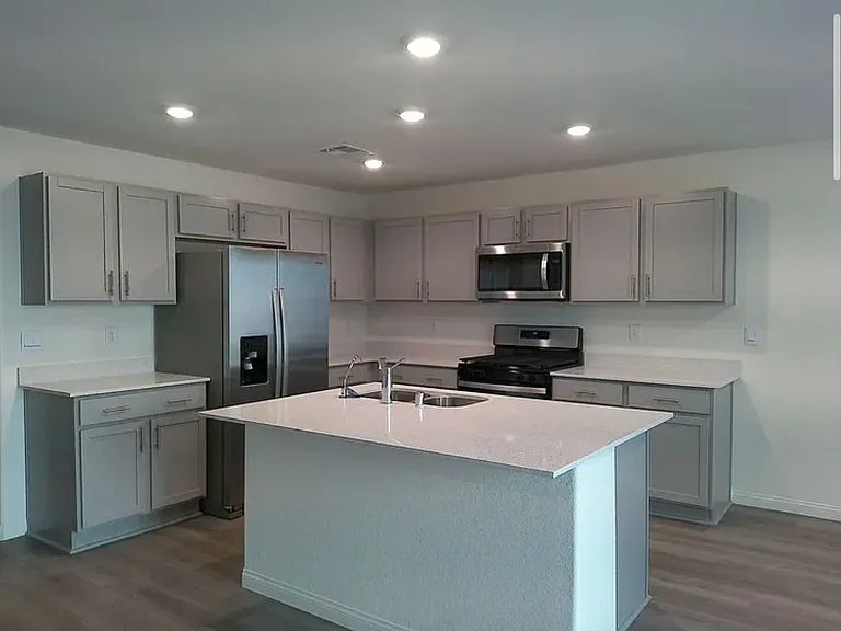 3428 W Rush Ave — Photo 5