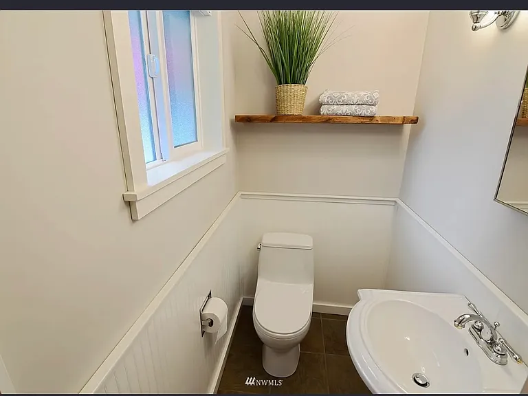 9209 NE 183rd St — Photo 9