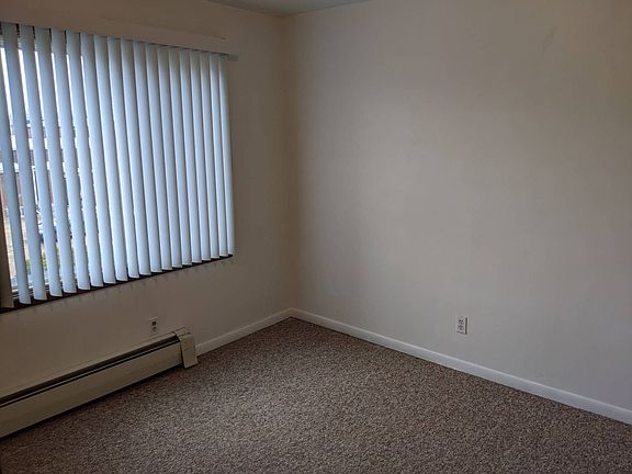 5th image of 516 S Webb St #19