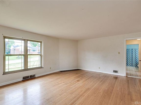 4th image of 1641 Pinecrest Dr