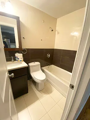 Rented by Delmark Realty LLC | media 11