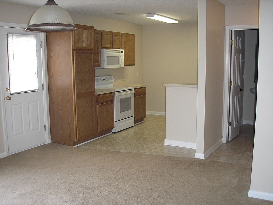 2nd image of 125 Grafton Ln