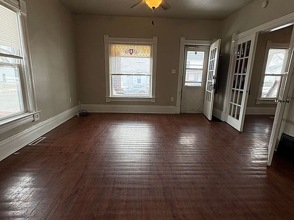 4th image of 301 Kilbourn Ave #A