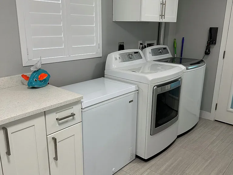 N Coconut Palm Blvd — Photo 27