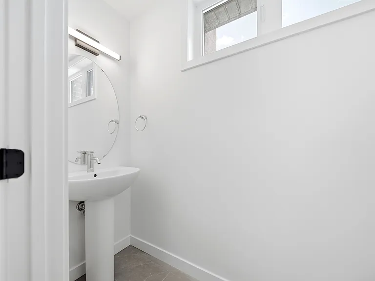31 Mill St #12 — Photo 9