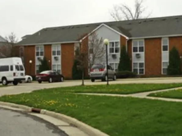 Huron Manor Apartments