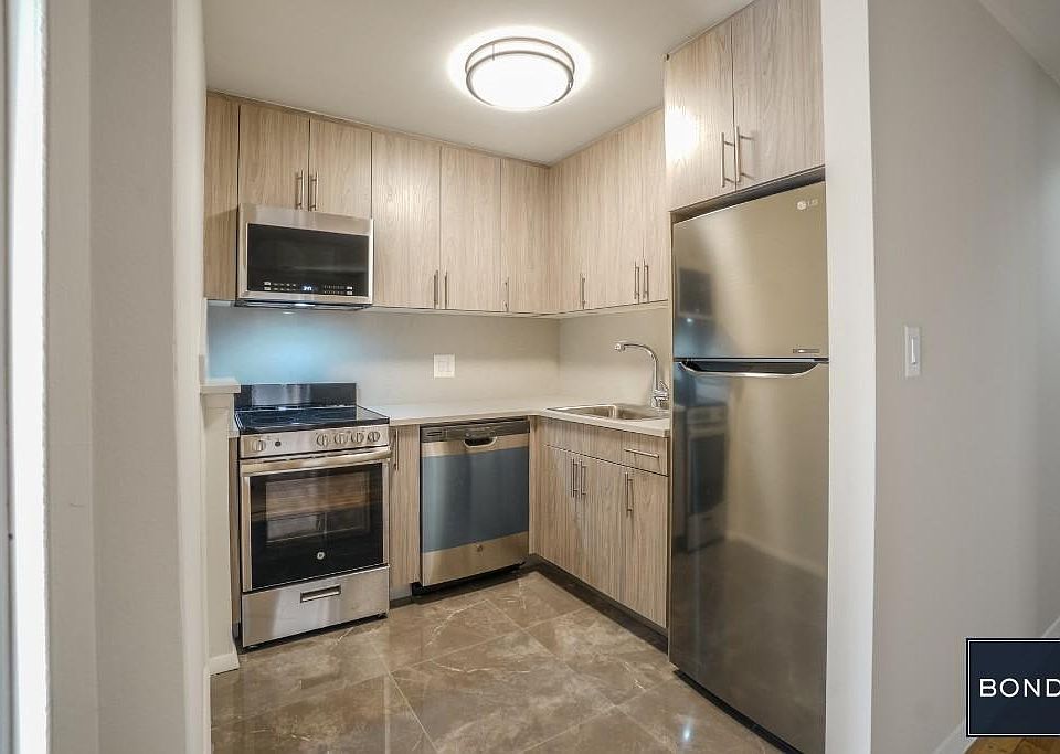 2nd image of 230 E 30th St APT 9B