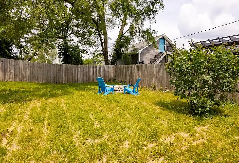 2218 Pleasant St — Photo 4