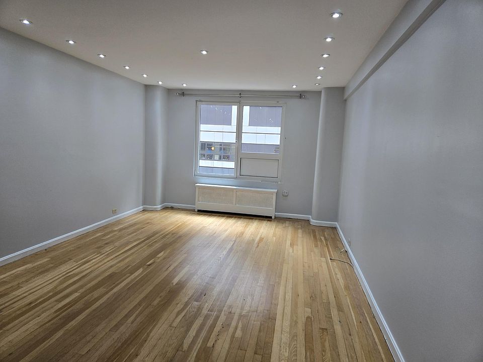 1st image of 227 E 57th St #5DS