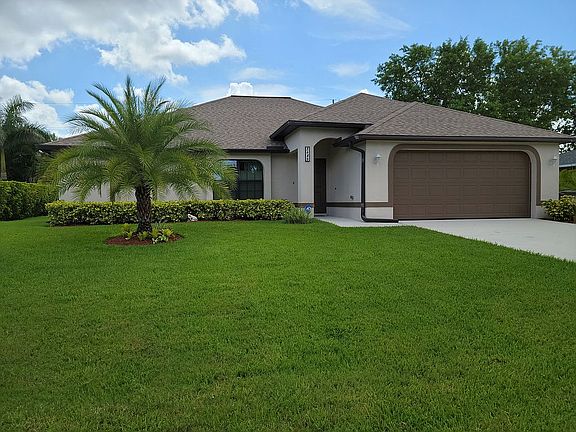 Close to Schools & Shopping