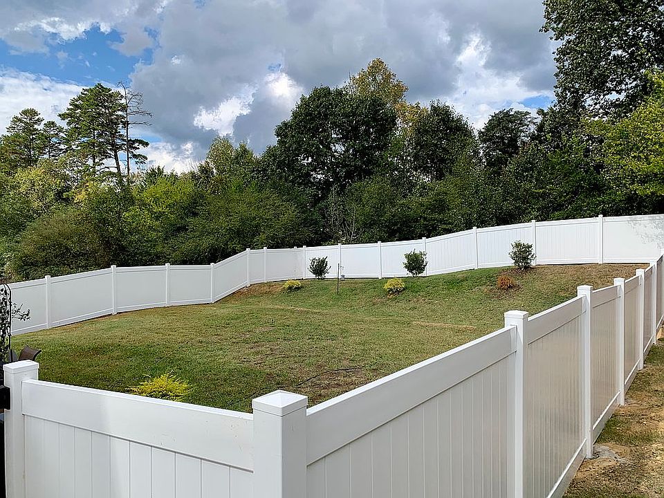 1st image of 9008 Avery Meadows Dr