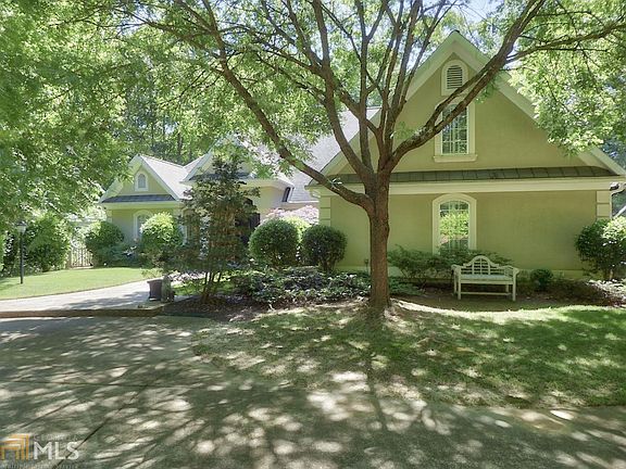 2nd image of 350 Broadmoor Way