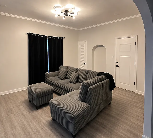 4065 N Elmhurst Rd — Photo 1