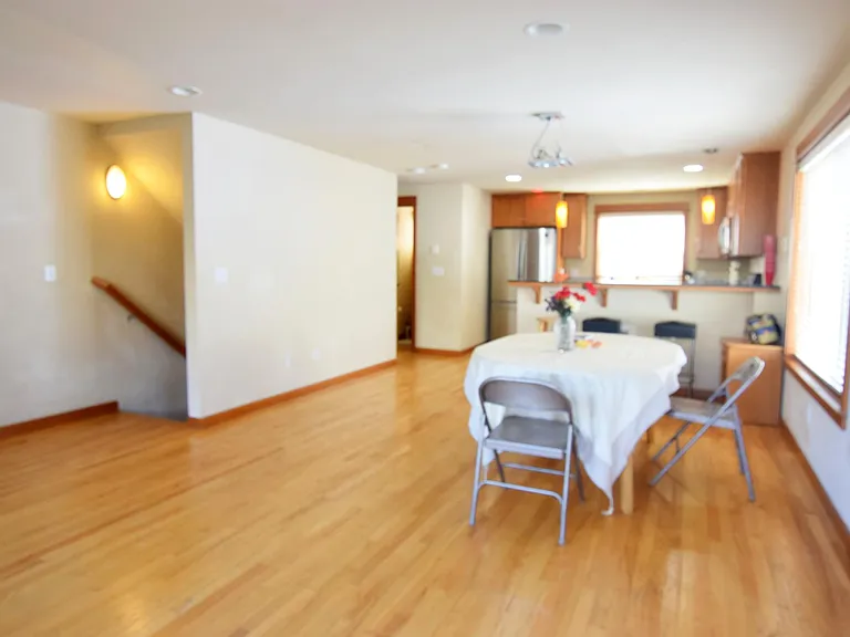 5006 11th Ave NE #B — Photo 6