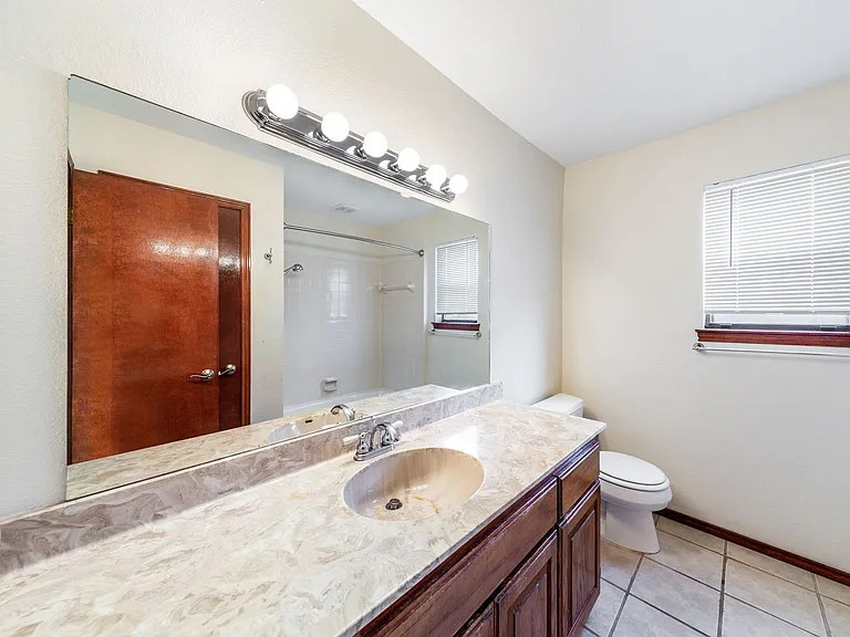 57 Woodcreek Dr — Photo 20