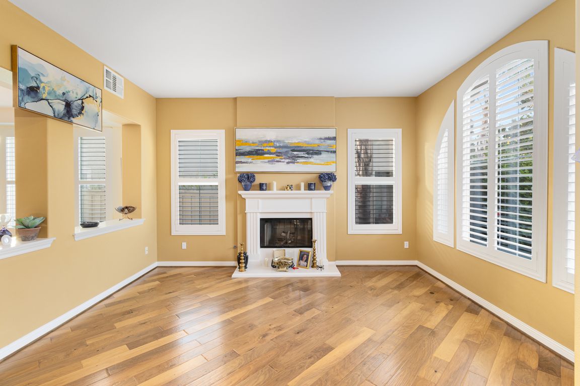 next background image